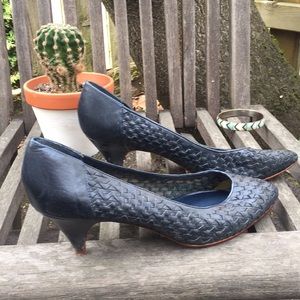 Vintage pumps. Leather. Braided. Indigo 7.5